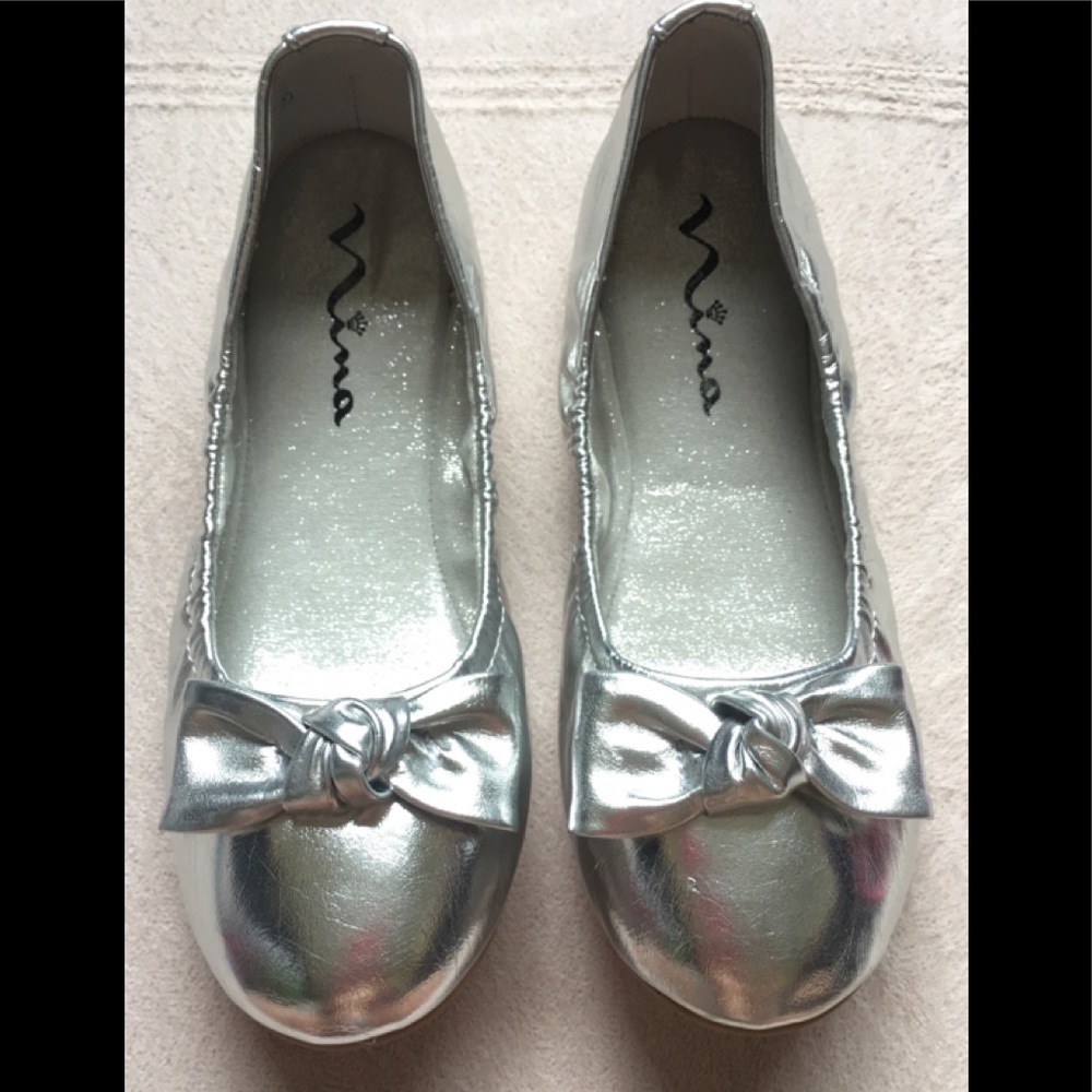 Nina Karla Ballet Flats, Girls Size 5, Silver, Bow